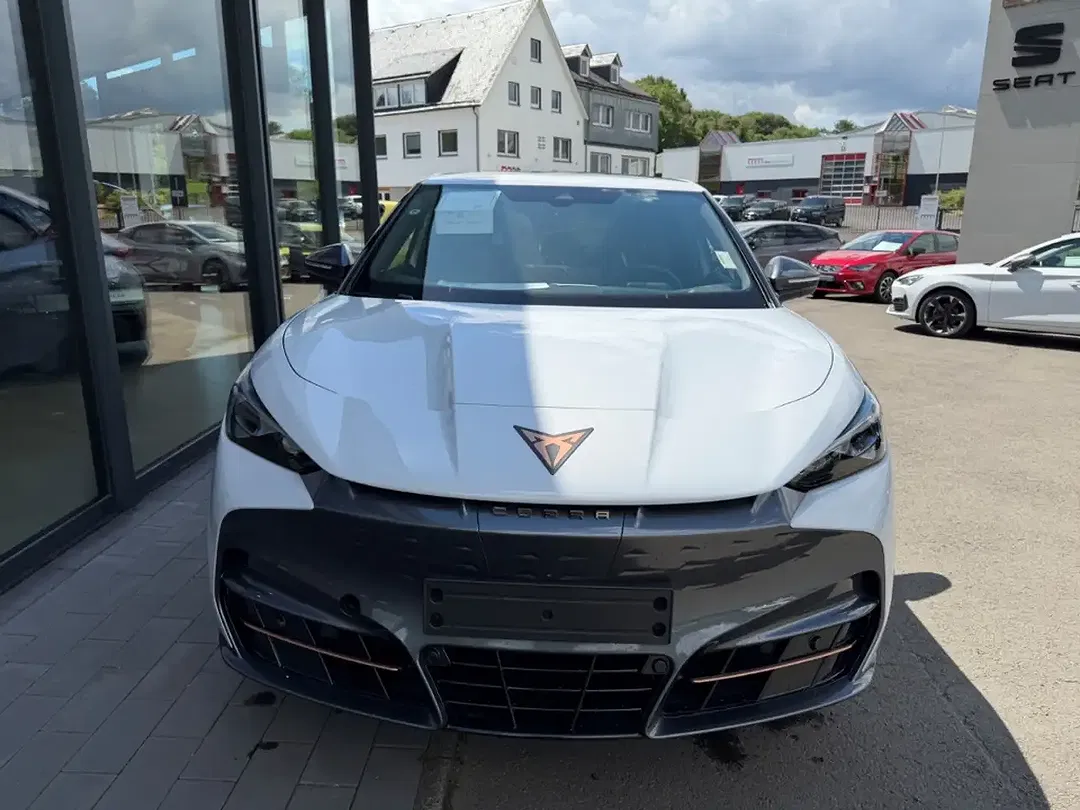 CUPRA Tavascan - Thumbnail 3