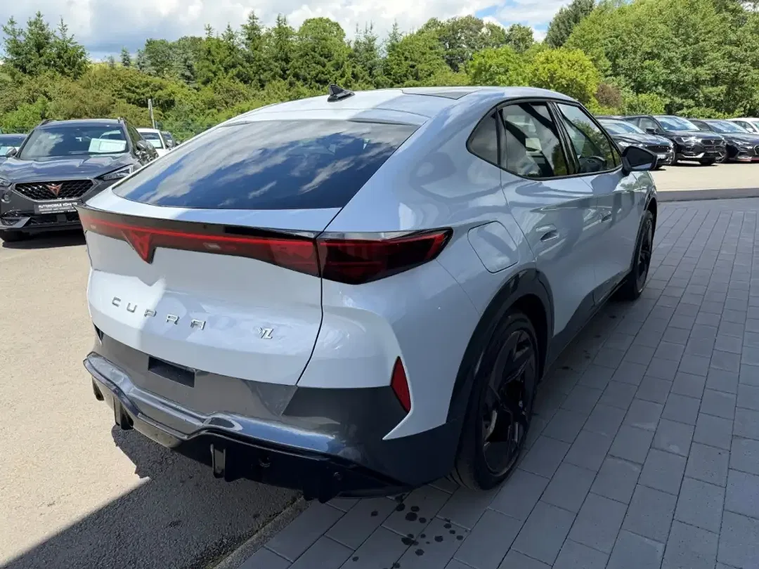 CUPRA Tavascan - Thumbnail 8