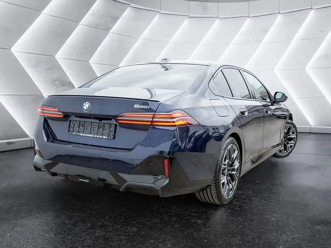 BMW 520 - Thumbnail 3