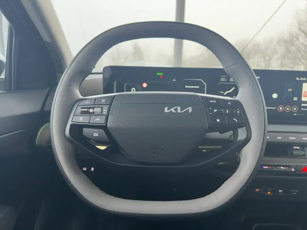 Kia EV4 - Thumbnail 12