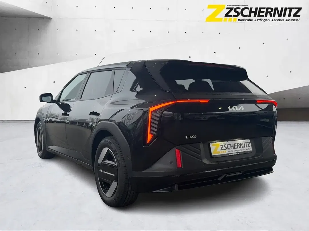 Kia EV4 - Thumbnail 2