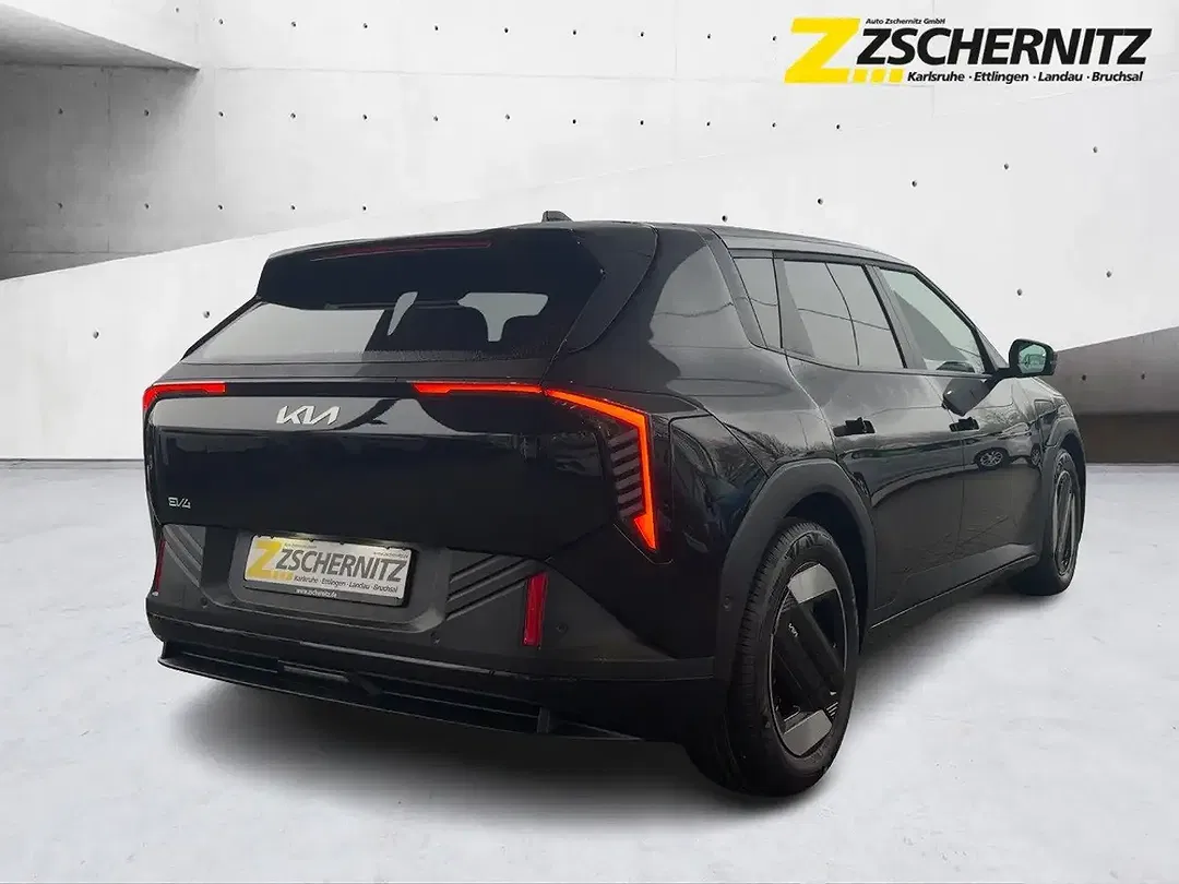Kia EV4 - Thumbnail 3