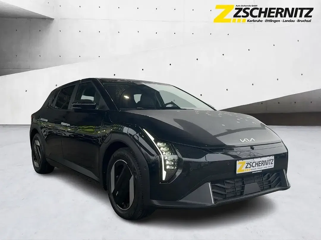 Kia EV4 - Thumbnail 4