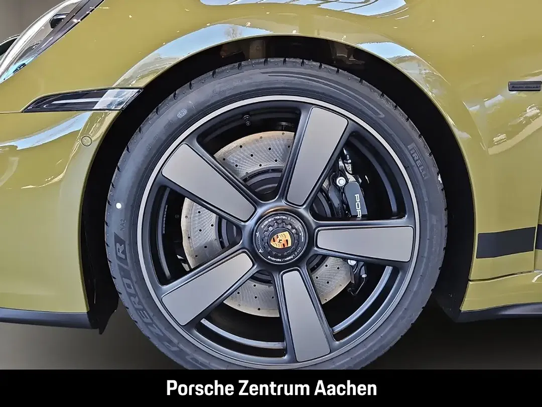 Porsche 992 - Thumbnail 10