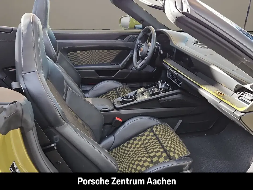 Porsche 992 - Thumbnail 12
