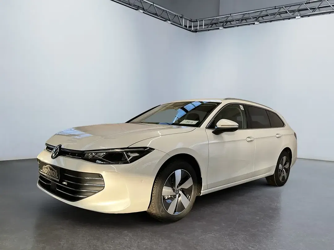 Volkswagen Passat Variant - Thumbnail 1