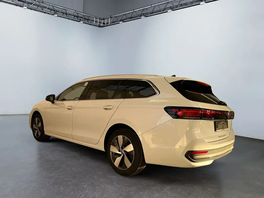 Volkswagen Passat Variant - Thumbnail 3