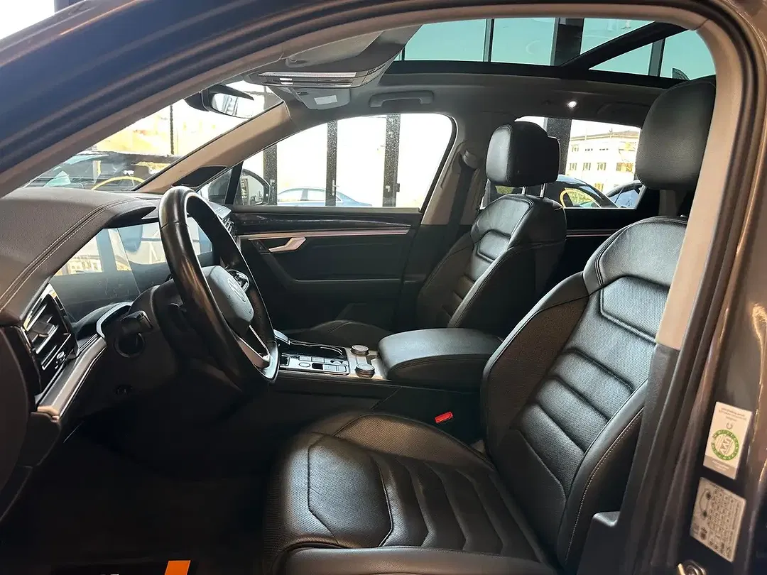 Volkswagen Touareg - Thumbnail 11