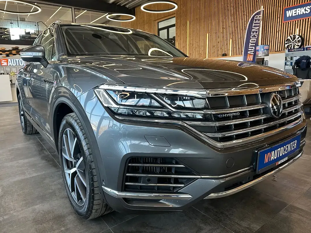 Volkswagen Touareg - Thumbnail 3