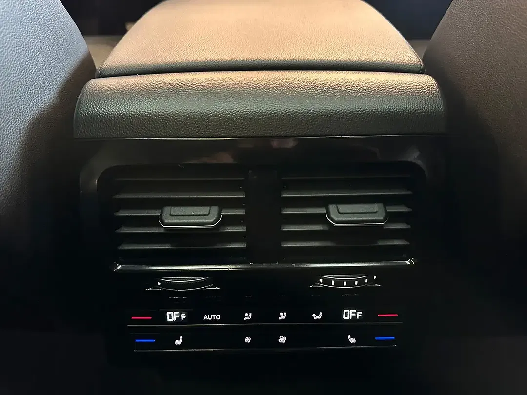 Volkswagen Touareg - Thumbnail 7