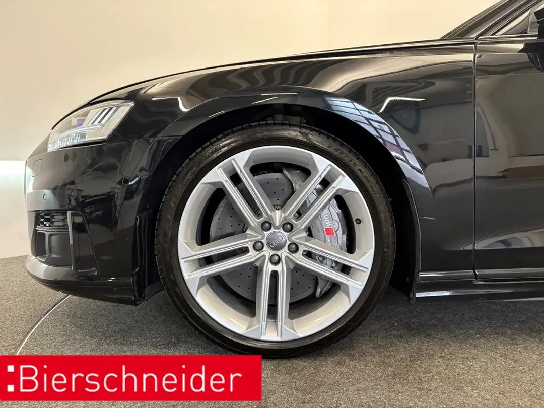 Audi S8 - Thumbnail 4