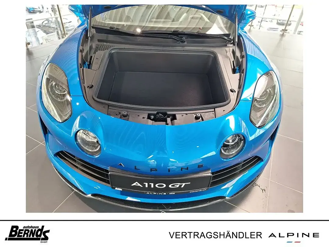 Alpine A110 - Thumbnail 3