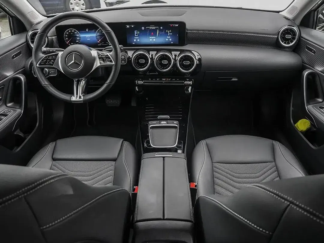 Mercedes-Benz A 200 - Thumbnail 10