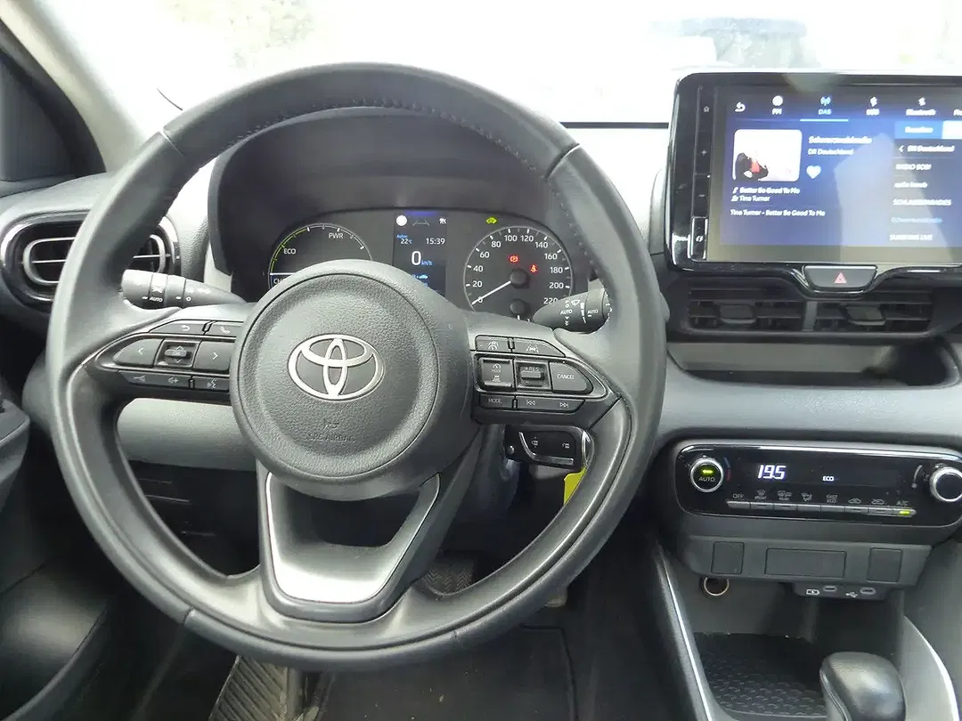 Toyota Yaris - Thumbnail 13