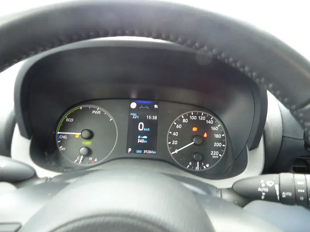 Toyota Yaris - Thumbnail 14