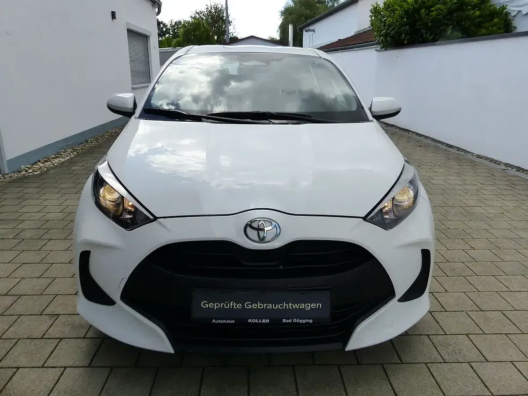 Toyota Yaris - Thumbnail 5