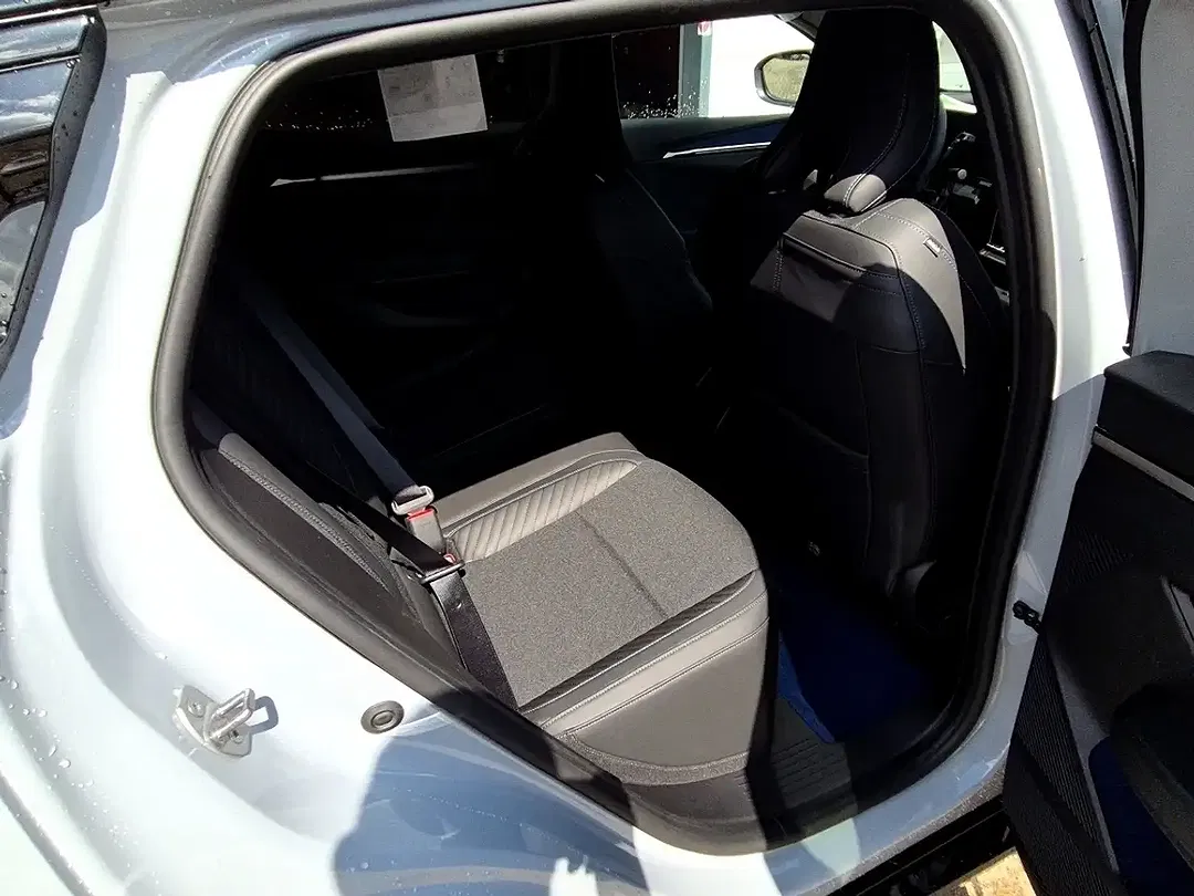 Renault Megane E-Tech - Thumbnail 12