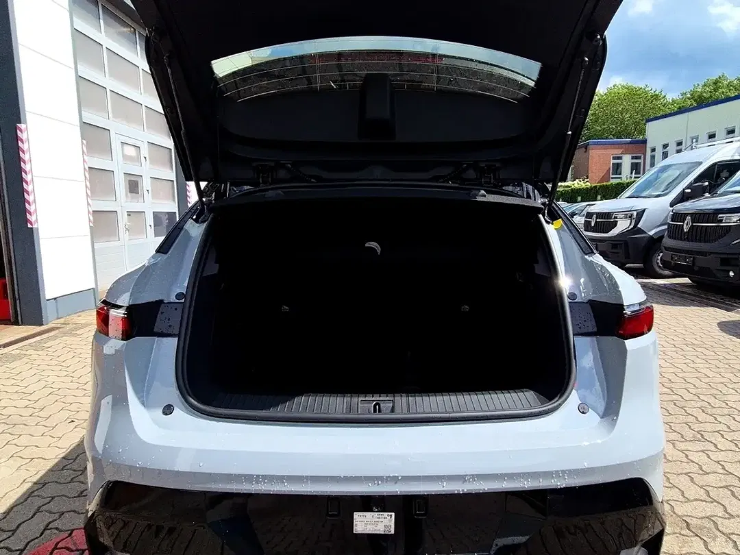 Renault Megane E-Tech - Thumbnail 13
