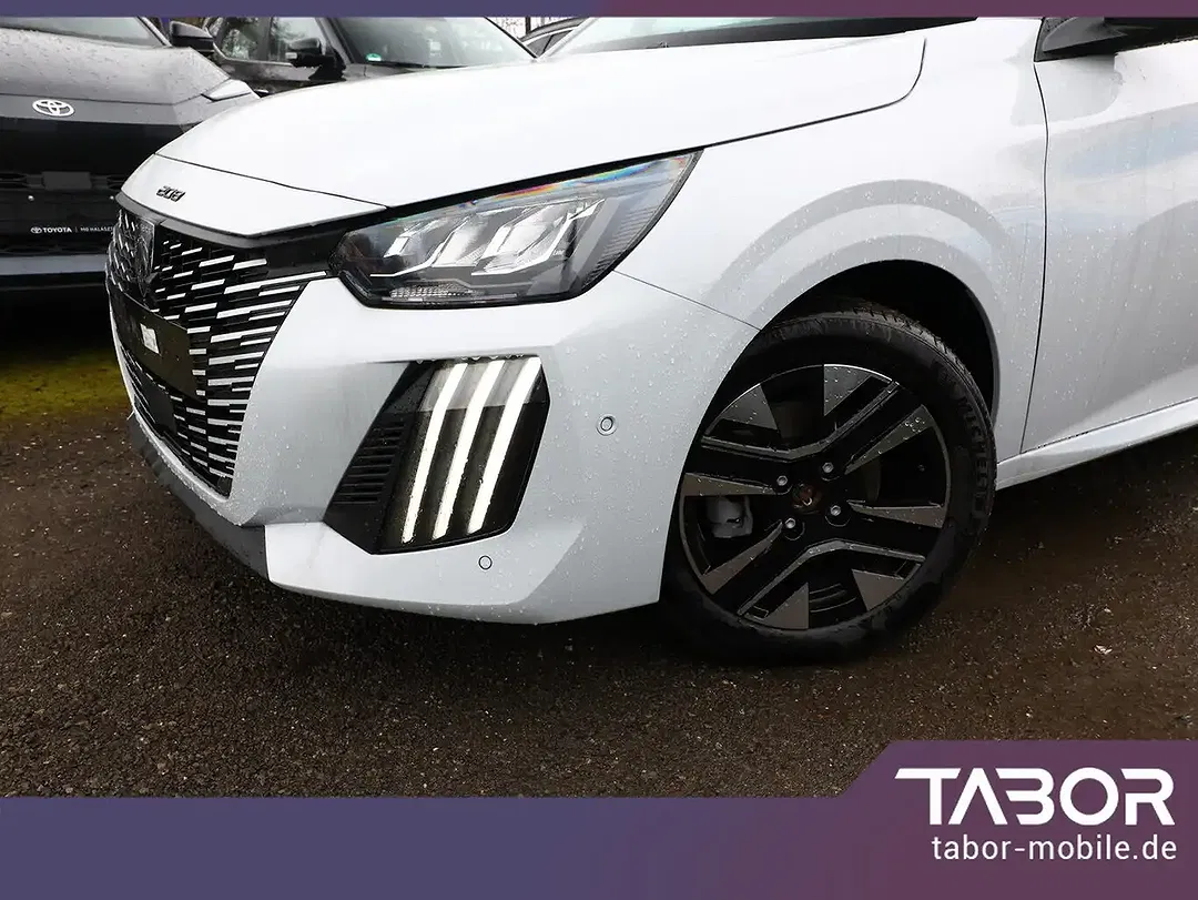 Peugeot 208 - Thumbnail 4