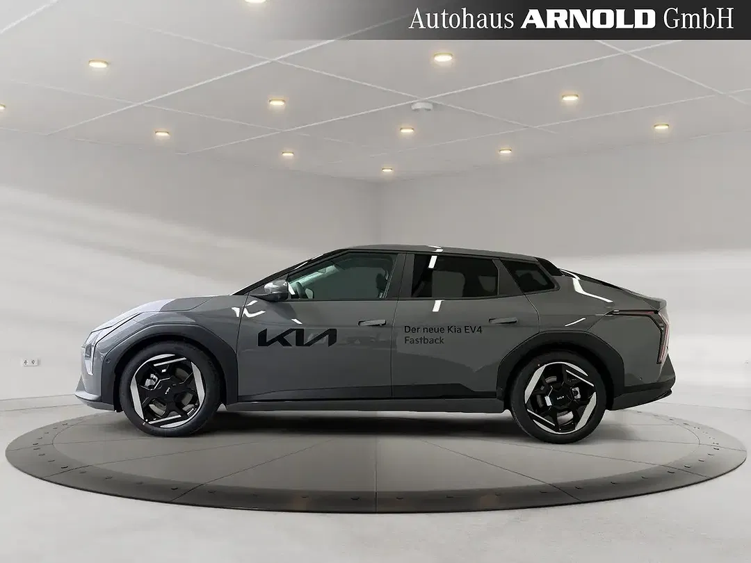 Kia EV4 - Thumbnail 2