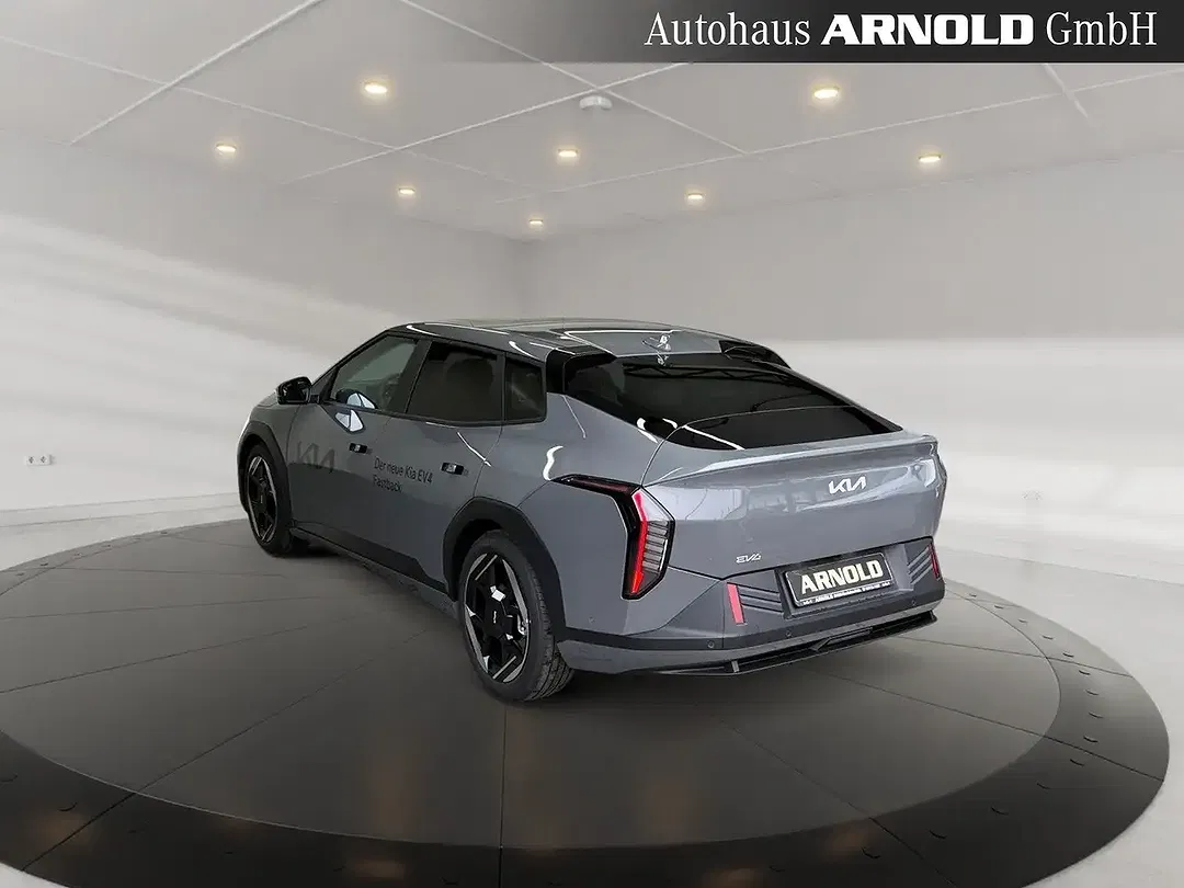 Kia EV4 - Thumbnail 3