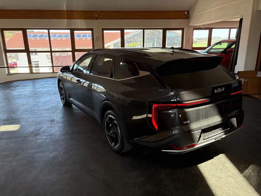Kia K4 - Thumbnail 3