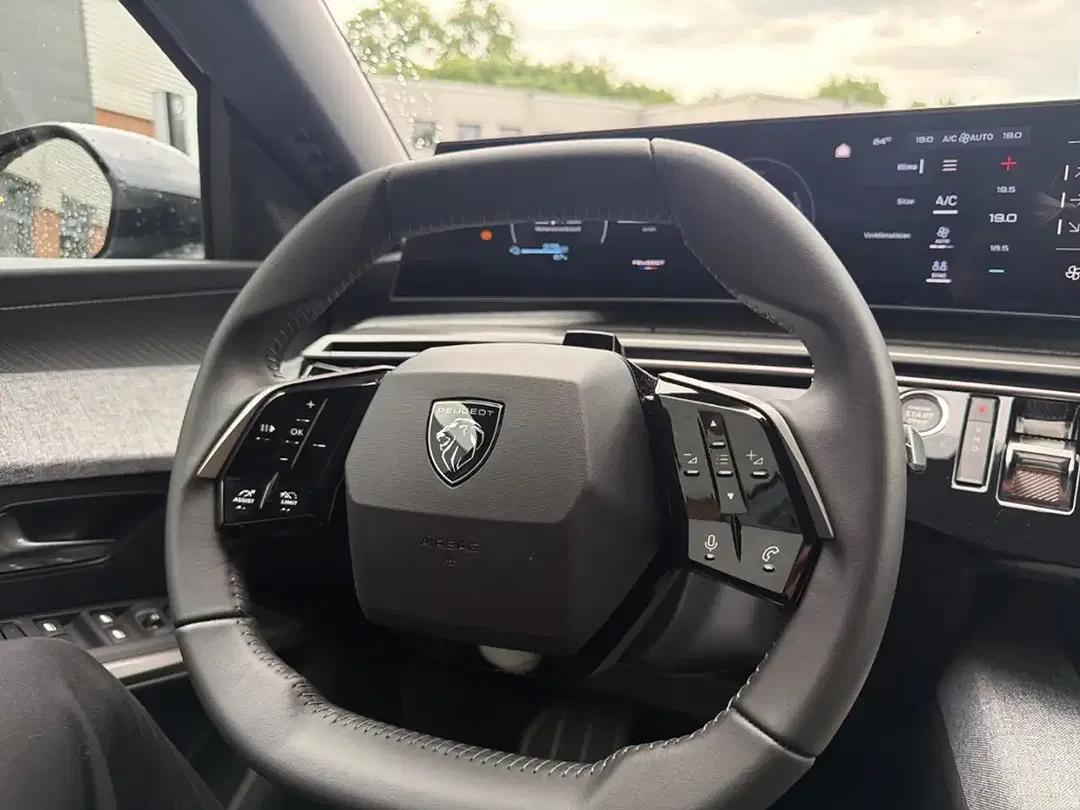 Peugeot 3008 - Thumbnail 12