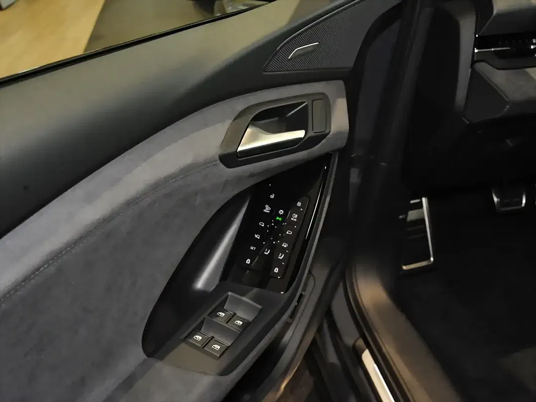 Audi Q6 e-tron - Thumbnail 12