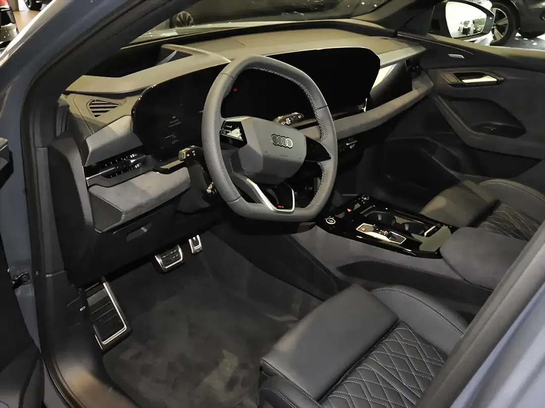 Audi Q6 e-tron - Thumbnail 13