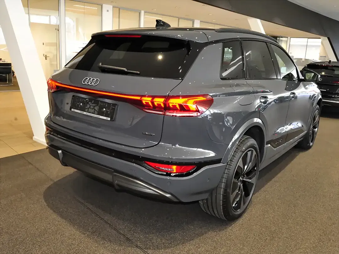 Audi Q6 e-tron - Thumbnail 3