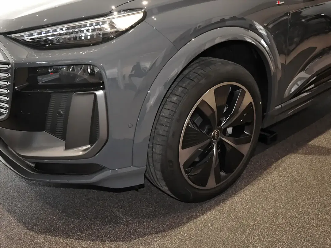 Audi Q6 e-tron - Thumbnail 4