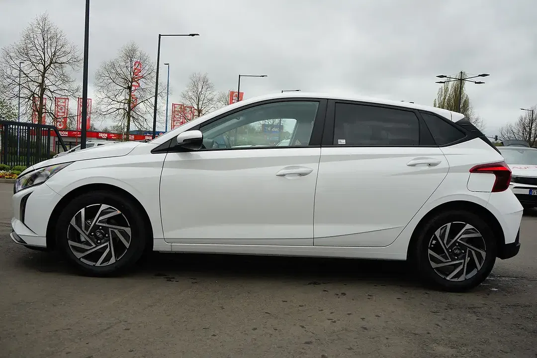 Hyundai i20 - Thumbnail 3