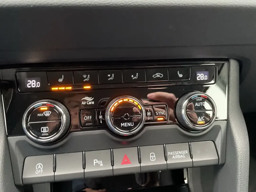 Skoda Karoq - Thumbnail 14