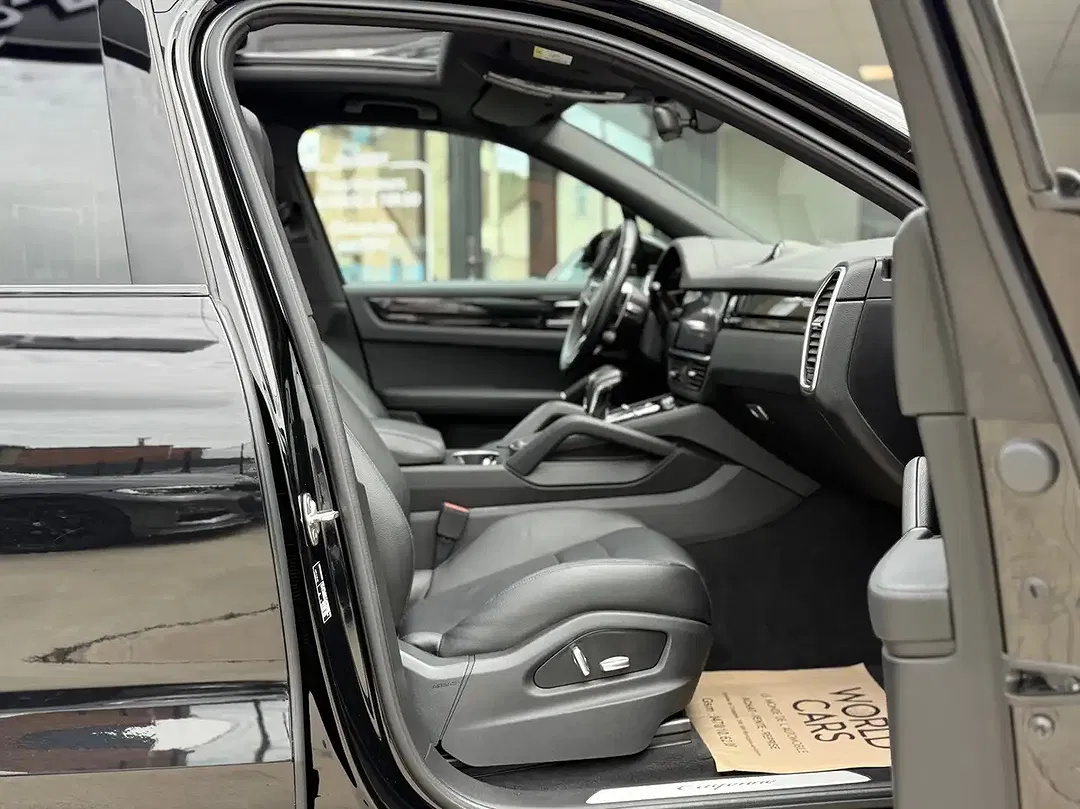 Porsche Cayenne - Thumbnail 13