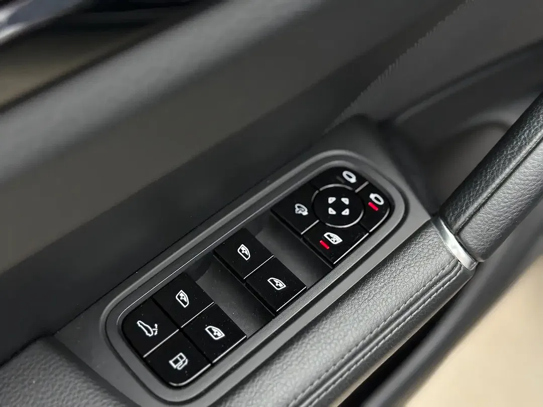 Porsche Cayenne - Thumbnail 17