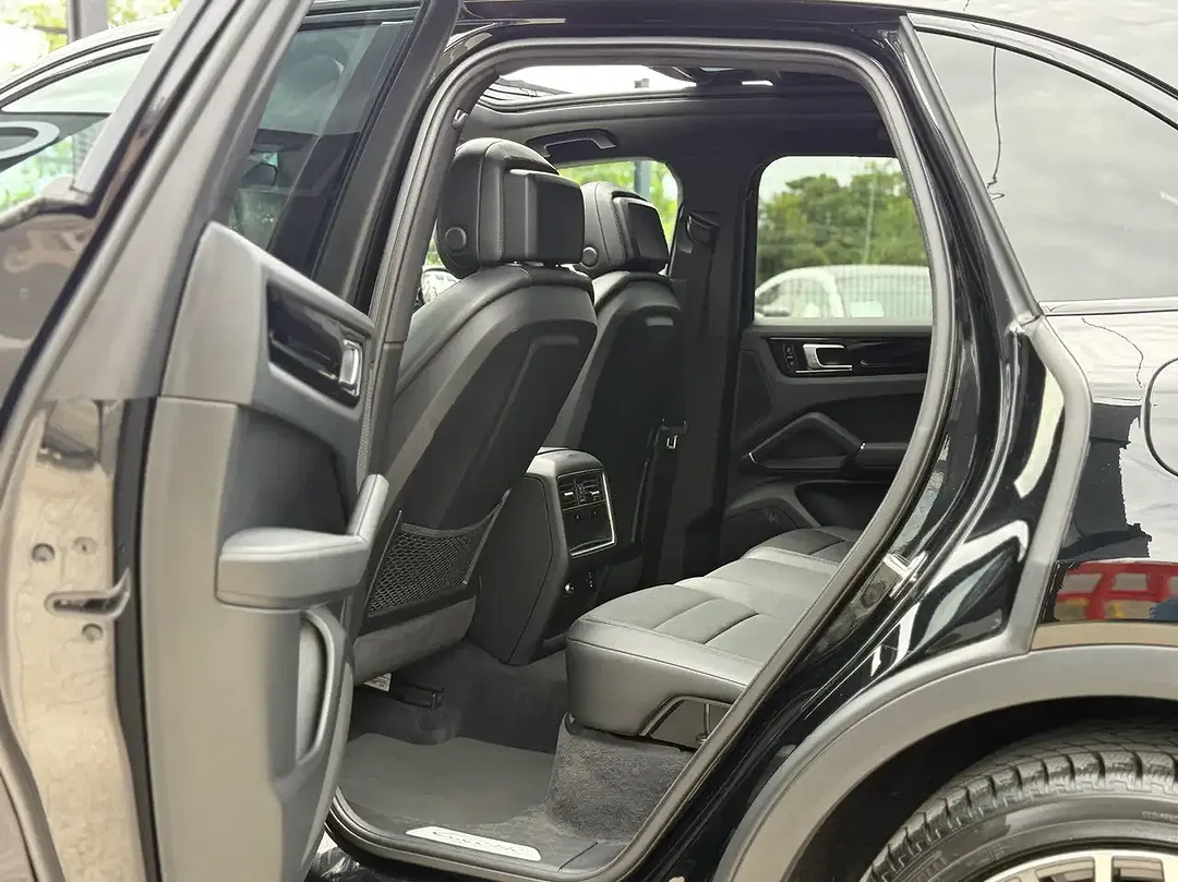 Porsche Cayenne - Thumbnail 8
