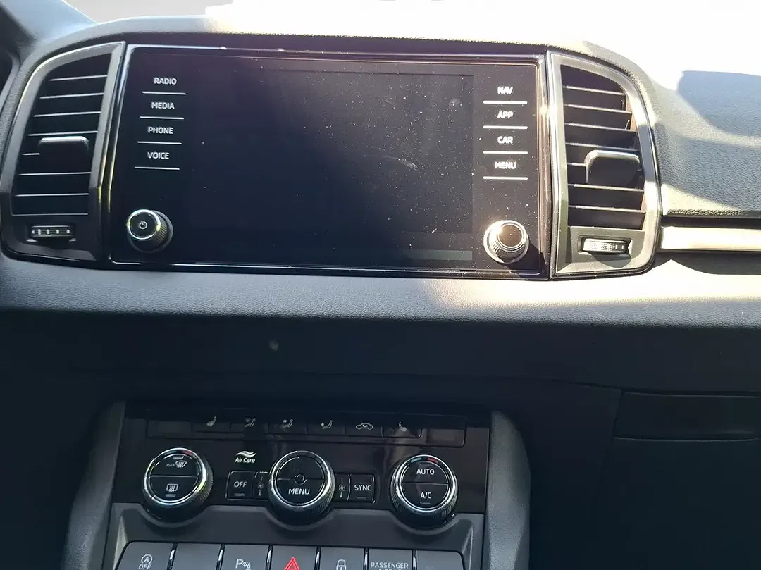 Skoda Karoq - Thumbnail 9