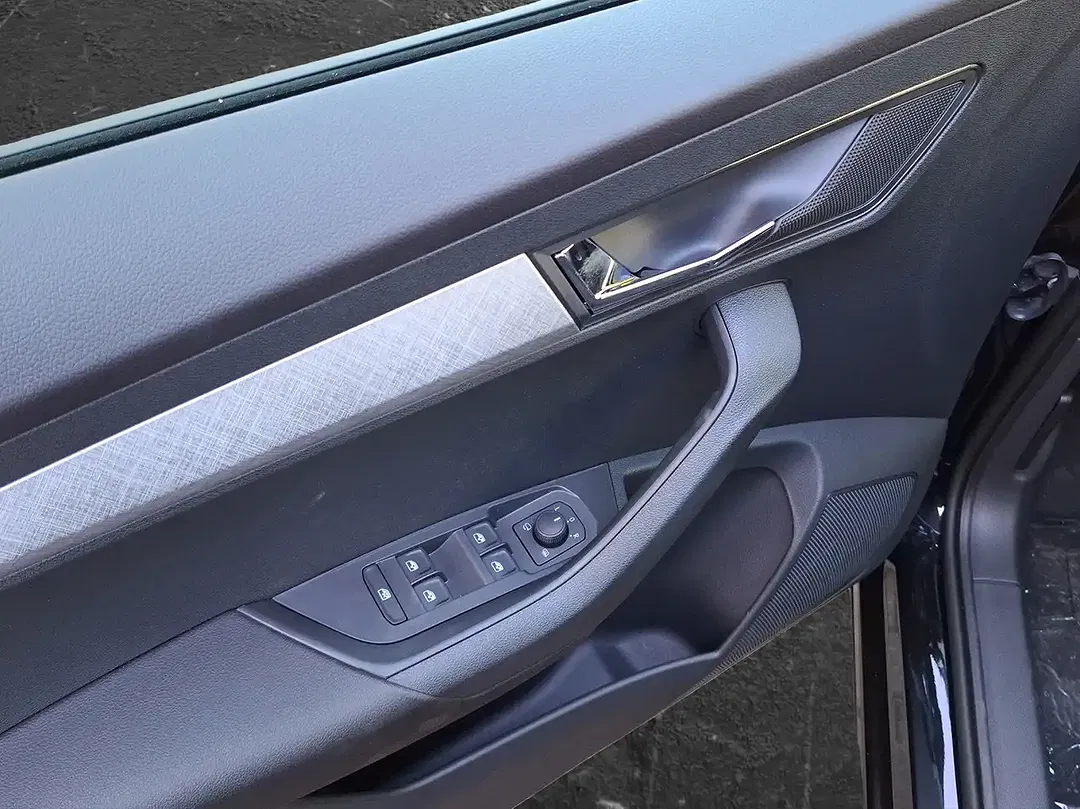 Skoda Karoq - Thumbnail 5