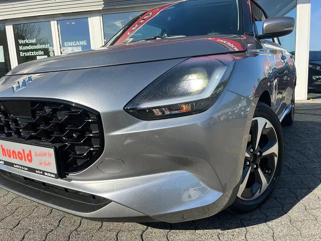 Suzuki Swift - Thumbnail 2