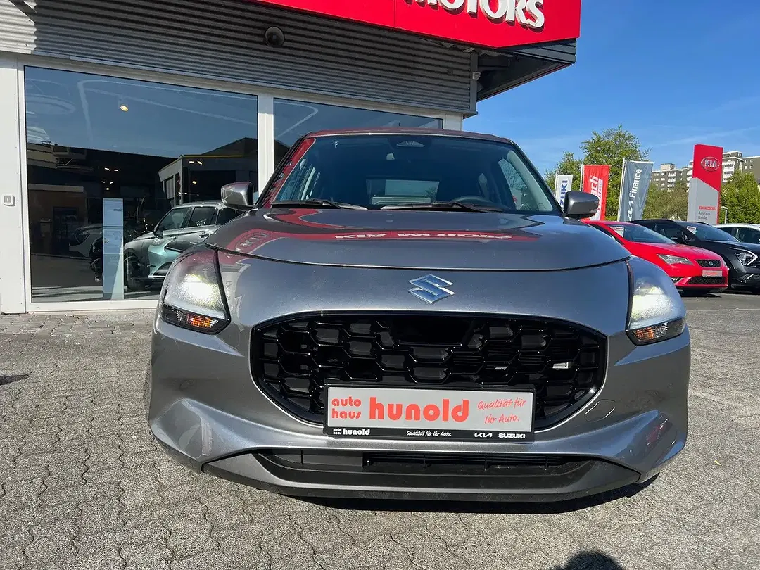 Suzuki Swift - Thumbnail 3