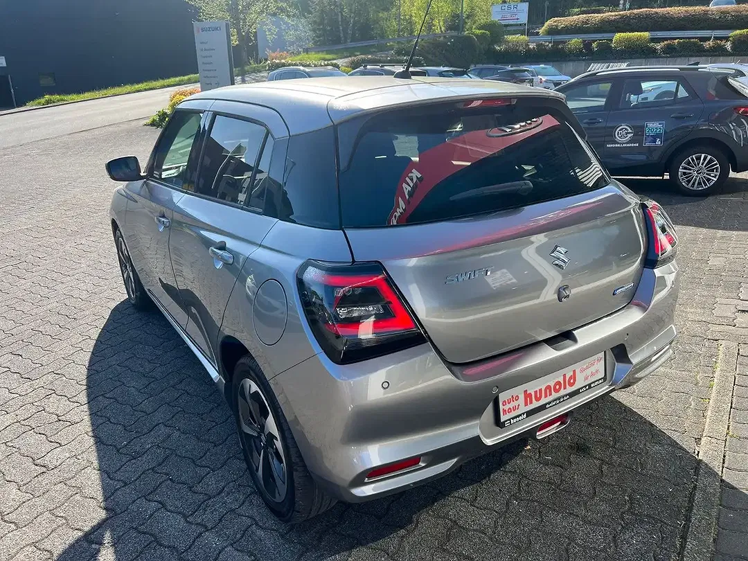 Suzuki Swift - Thumbnail 5