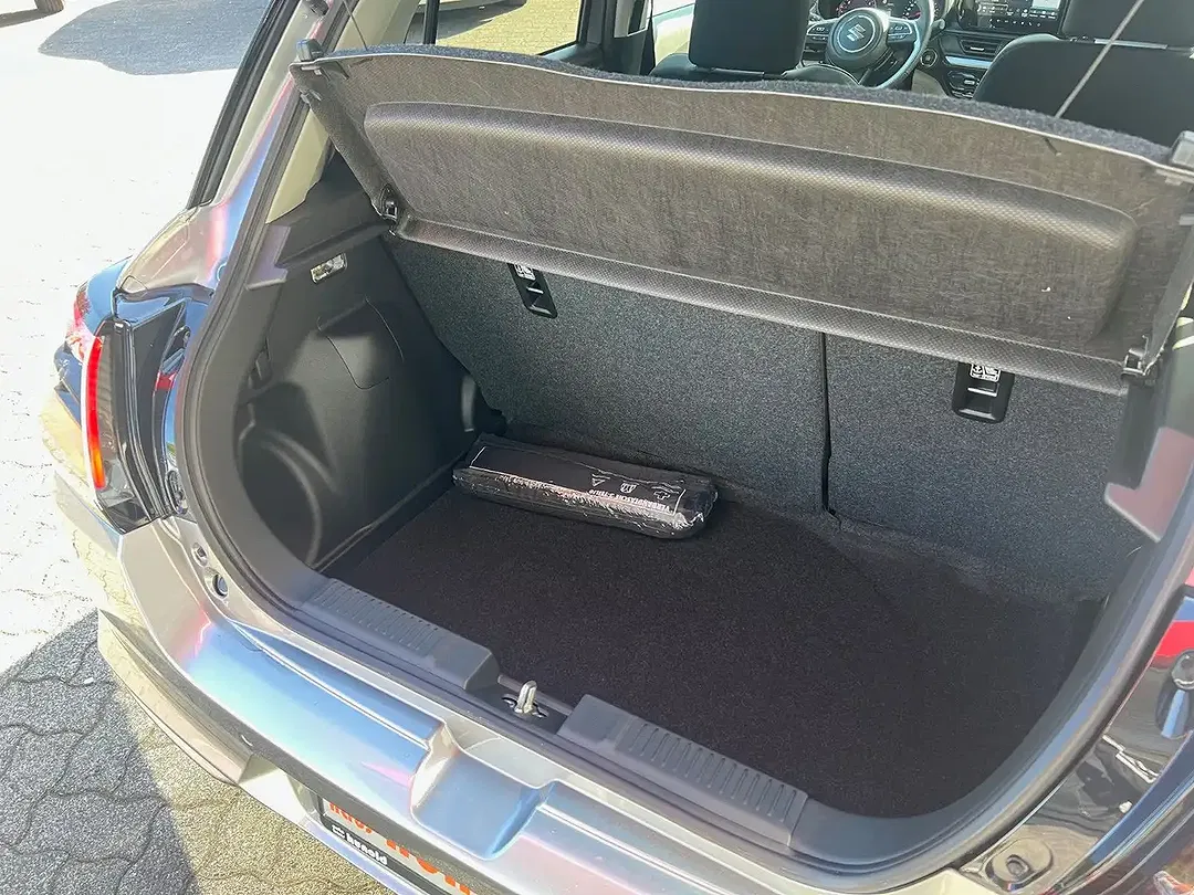 Suzuki Swift - Thumbnail 6