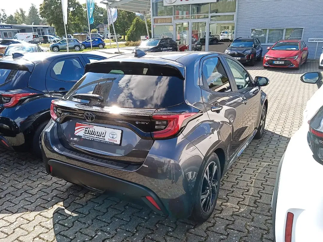 Toyota Yaris - Thumbnail 4