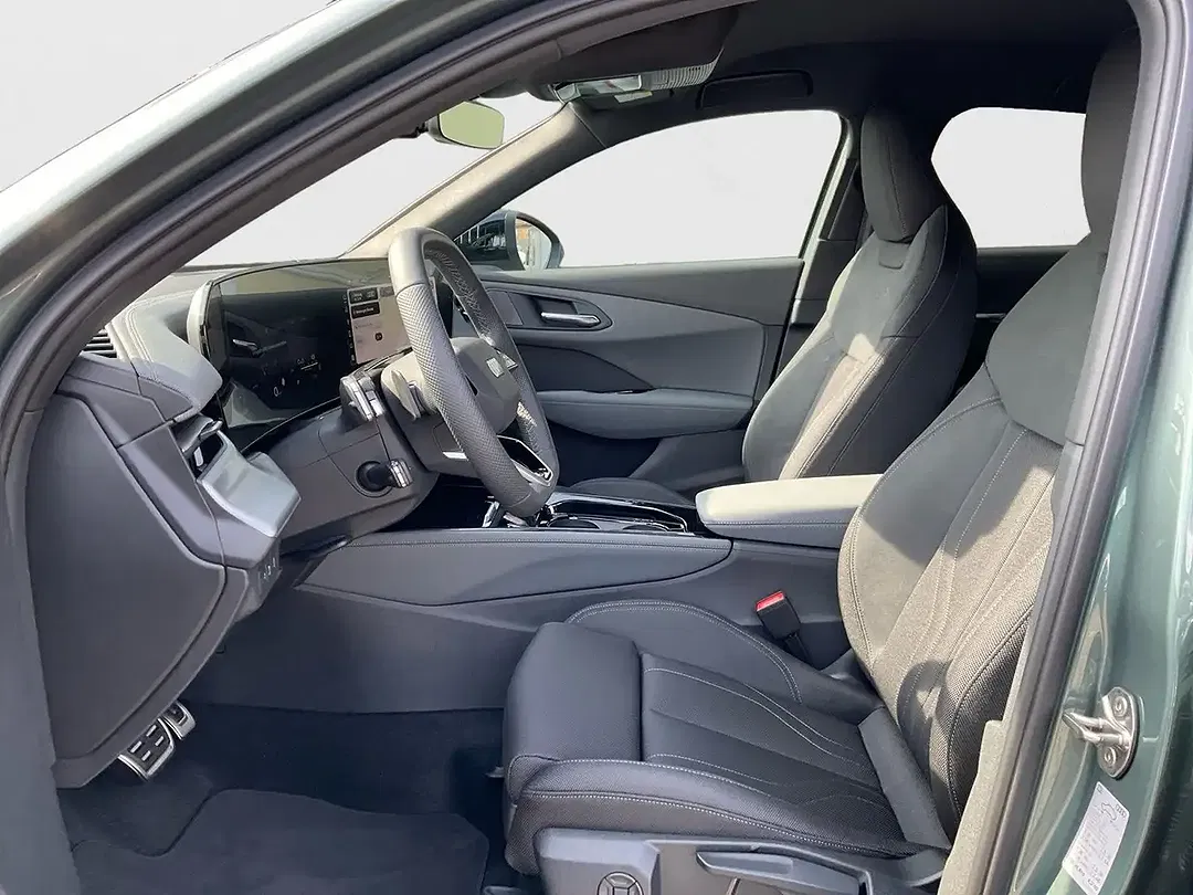Audi Q3 - Thumbnail 9