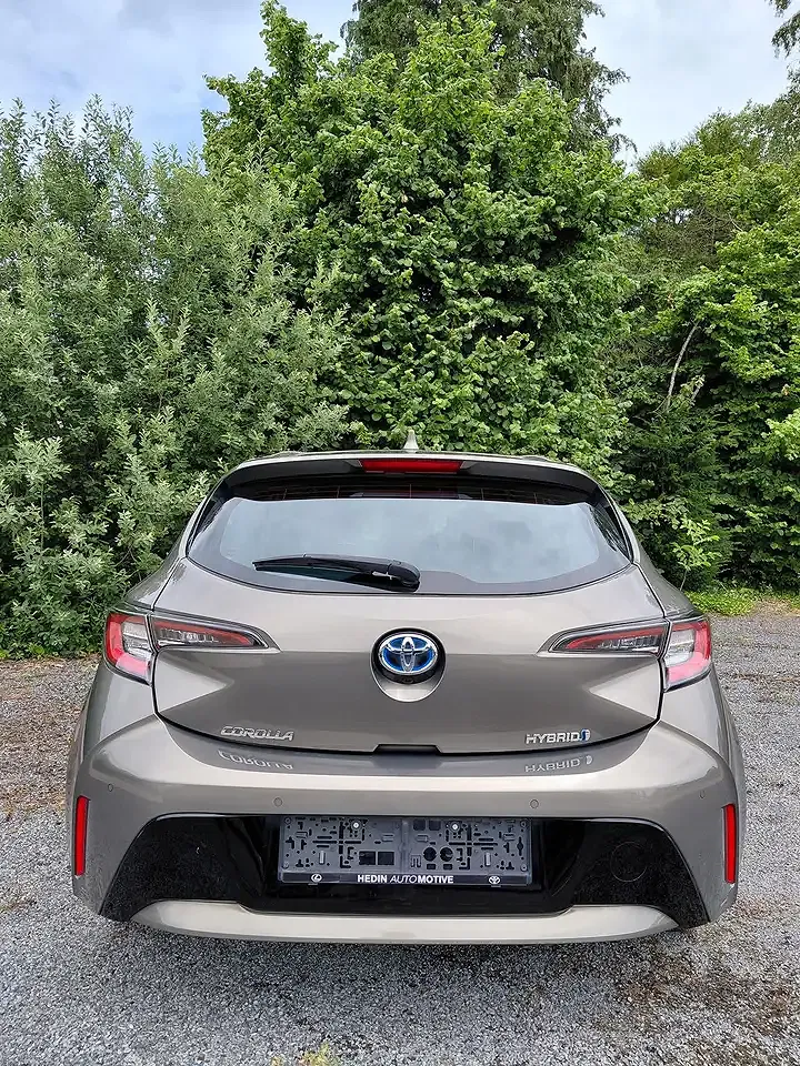 Toyota Corolla - Thumbnail 4