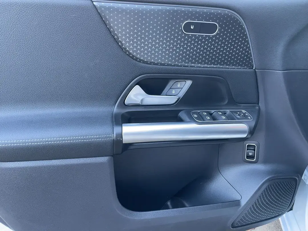Mercedes-Benz B 200 - Thumbnail 13