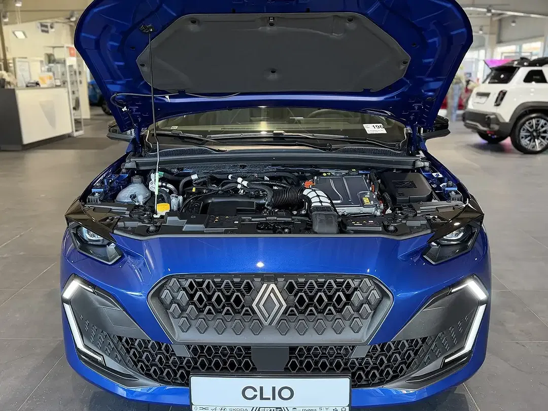 Renault Clio - Thumbnail 3