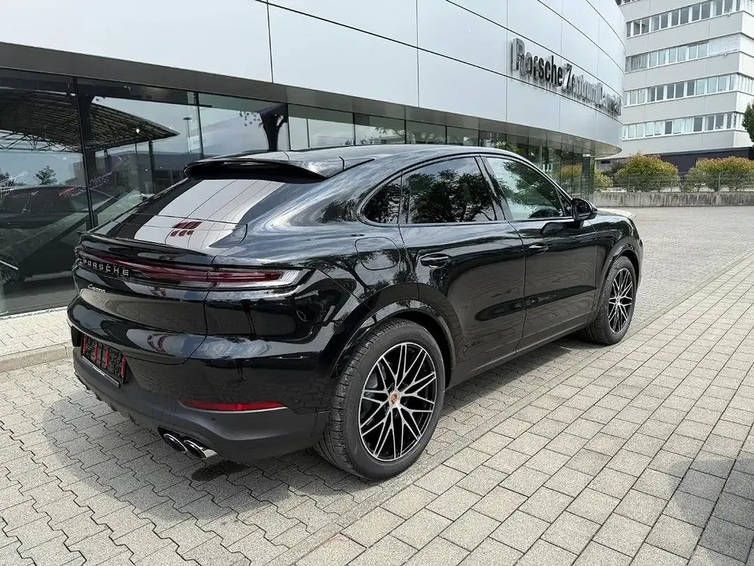 Porsche Cayenne - Thumbnail 2