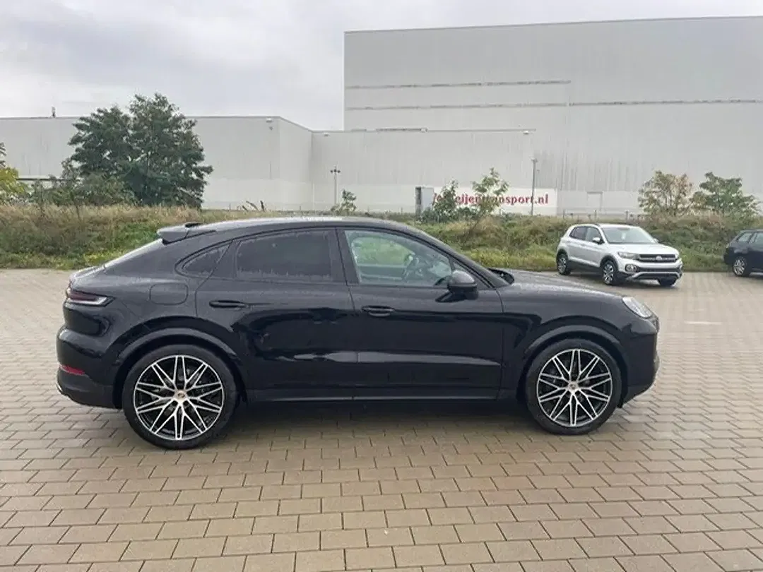 Porsche Cayenne - Thumbnail 4