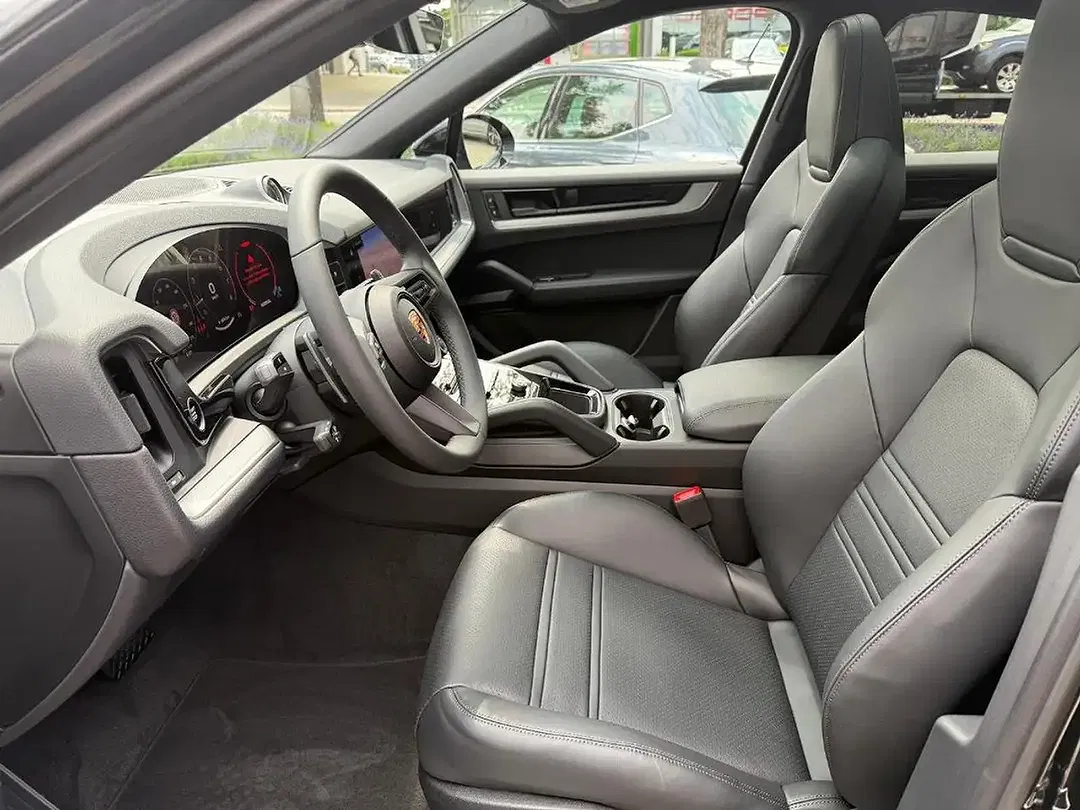 Porsche Cayenne - Thumbnail 9
